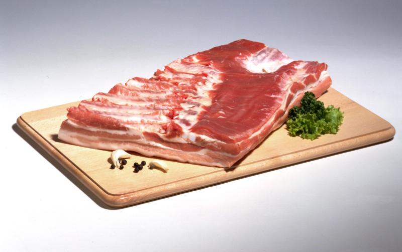 Schweine Bauchfleisch ohne Knochen mit Schwarte